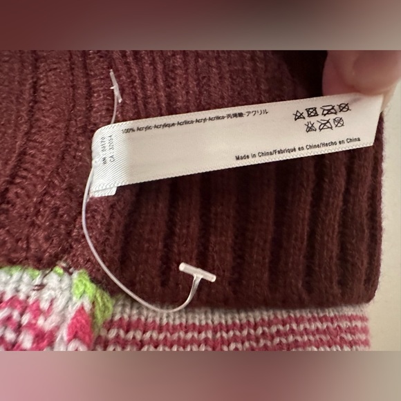 NWT Unbranded Beanie One Size Colorful Pom Pom Sharpie Mark on Label - Picture 7 of 10